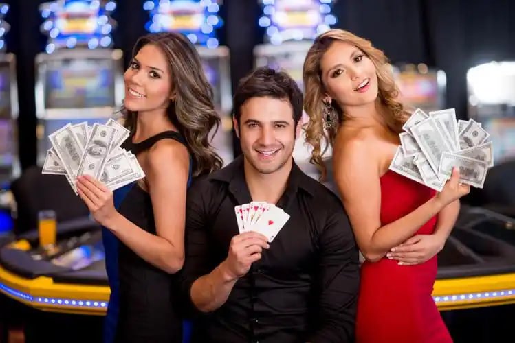 Live casino dealer table streamed on mobile in the Philippines